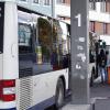 In einem Bus in Lindau kam es zu einem Schlagabtausch zwischen einem 29-Jährigen und einem 19-Jährigen und einer 17-Jährigen. (Symbolbild)