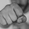 In Nonnenhorn hat mindestens ein unbekannter Täter einen 29-jährigen Erntehelfer angegriffen und verprügelt. Jetzt sucht die Polizei nach Zeugen. (Symbolbild)