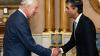 König Charles III. hat Rishi Sunak (r.) am Dienstag zum britischen Premierminister ernannt.