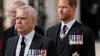 Prinz Andrew (li.) und Prinz Harry auf der Beerdigung der Queen.