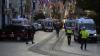 Polizeifahrzeuge und Krankenwagen nach einer Explosion auf der beliebten Fußgängerzone Istiklal. In der Nacht zum Montag nahmen die Behörden wohl einen Verdächtigen fest.