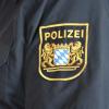 Ein betrunkener Mann hat in der Nacht von Samstag auf Sonntag an der Polizeistation Lindenberg randaliert und Beamte bedroht. Anschließend wehrte er sich mit Tritten und -Schlägen gegen die Festnahme. (Symbolbild)