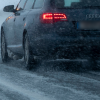 Bei Untrasried ist bei starkem Schneefall ein 30-jähriger Autofahrer von der Straße abgekommen. (Symbolbild)