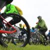 Die Bierzeltgarnituren im Start-Ziel-Bereich des Auerberg-Mountainbike-Marathons in Kaufbeuren blieben zusammengeklappt. An ein gemütliches Beisammensein war am Sonntag wahrlich nicht zu denken. Unaufhörlich tröpfelte es vom Himmel, mal weniger stark, meist aber in beachtlichem Ausmaß. „Wir sind froh, dass das Rennen überhaupt stattfinden konnte“, sagte Organisator Sascha Braun angesichts der bescheidenen Witterungsbedingungen. Rund 470 Anmeldungen hatte er bis zum Sonntagmorgen entgegengenommen, knapp 300 Finisher waren es letztlich. Eine sehr erfreuliche Anzahl, wie er sagte.

Mehr über das Thema erfahren Sie in der Montagsausgabe der Allgäuer Zeitung, Ausgabe Kaufbeuren, vom 13.05.2019.

Die Allgäuer Zeitung und ihre Heimatzeitungen erhalten Sie
in den jeweiligen AZ Service-Centern
im Abonnement
oder digital als e-Paper