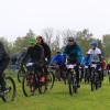 Die Bierzeltgarnituren im Start-Ziel-Bereich des Auerberg-Mountainbike-Marathons in Kaufbeuren blieben zusammengeklappt. An ein gemütliches Beisammensein war am Sonntag wahrlich nicht zu denken. Unaufhörlich tröpfelte es vom Himmel, mal weniger stark, meist aber in beachtlichem Ausmaß. „Wir sind froh, dass das Rennen überhaupt stattfinden konnte“, sagte Organisator Sascha Braun angesichts der bescheidenen Witterungsbedingungen. Rund 470 Anmeldungen hatte er bis zum Sonntagmorgen entgegengenommen, knapp 300 Finisher waren es letztlich. Eine sehr erfreuliche Anzahl, wie er sagte.

Mehr über das Thema erfahren Sie in der Montagsausgabe der Allgäuer Zeitung, Ausgabe Kaufbeuren, vom 13.05.2019.

Die Allgäuer Zeitung und ihre Heimatzeitungen erhalten Sie
in den jeweiligen AZ Service-Centern
im Abonnement
oder digital als e-Paper