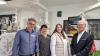 Vor einer der neuen Lärmampeln (hinten, oben) auf der Kinderintensivstation (von links): Kinderklinikchefarzt Prof. Dr. David Frommhold, Pflegedienstleiterin Michaela Nürnberger, die stellvertretende Stationsleiterin Anna-Maria Haberbosch und Dr. Walter Hofmann, stellvertretender Vorsitzender des Klinik-Fördervereins.