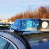 Ein schwerer Unfall hat sich am Freitagvormittag in Kaufbeuren ereignet. Eine Seniorin kam mit ihrem Auto von der Straße ab, erfasste eine Fußgängerin und krachte gegen eine Hauswand. (Symbolfoto)