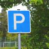 Weil er einen Parkplatz blockiert hat, wurde ein Mann in Lindau eher unsanft von einer Autofahrerin vertrieben. Die 58-Jährige hatte ihn kurzerhand mit ihrem Wagen weggeschoben. (Symbolbild)