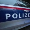 In Lochau sind drei Deutsche bei einem Unfall verletzt worden. Ein Auto war zehn Meter eine Böschung hinuntergestürzt. Der Fahrer war betrunken und ohne Fahrerlaubnis unterwegs. (Symbolbild)