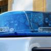 Einen Totalschaden an ihrem Auto musste am Sonntag eine Frau verkraften, nachdem sie ihr Auto auf dem Mariaberg in Kempten geparkt hatte, ohne es gegen Wegrollen gesichert zu haben. (Symbolfoto)