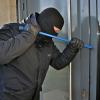 Auf frischer Tat ertappt wurden zwei Einbrecher, die in ein Radsportgeschäft in Krumbach (Landkreis Günzburg) eingestiegen sind. (Symbolfoto)