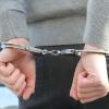 Wegen mehrerer Straftaten muss sich ein Paar in Memmingen verantworten. Das hatte sich so heftig gestritten, dass die Polizei gerufen wurde. Als die Beamten vor Ort eintrafen, ging das Paar allerdings auf die Polizisten los. (Symbolfoto)