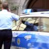 In Leutkirch baben unbekannte Täter einen Schachtdecke ausgehoben und in die Eschach geworfen. Kurze Zeit später klauten sie auch noch das Warndreieck, dass die Polizei aufgestellt hatte, um den offenen Schacht abzudecken. (Symbolbild)