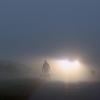 Im dichten Nebel hätte ein Autofahrer am Montag bei Wangen fast drei Arbeiter übersehen. Er konnte gerade noch ausweichen - und krachte mit einem entgegenkommenden Transporter zusammen. (Symbolfoto)