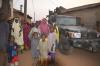 In Nigeria haben Bewaffnete dutzende Kinder aus einer Schule entführt.