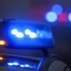 Ein Mann ist am Mittwochabend beim Abbiegen in Krumbach mit dem Auto ins Schleudern geraten. Die Polizei ermittelte die Unfallursache. (Symbolbild)