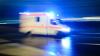 In Jettingen sind am Freitagvormittag zwei Einsatzkräfte bei einem Unfall mit einem Rettungswagen teils schwer verletzt worden. (Symbolbild)
