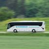 Ein Reisebus fuhr sich in Schwangau fest. (Symbolbild)