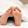 Seinen Rausch wollte ein betrunkener Mann am Donnerstag in Lüdenscheid in einem fremden Kinderbett ausschlafen. Den Wohnungsbesitzer hatte er bei der Aktion ausgesperrt. (Symbolfoto)