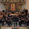 Dirigent David Schöpf führte seine Stadtkapelle Illertissen souverän durch das diesjährige Adventskonzert in der Stadtpfarrkirche St. Martin. 