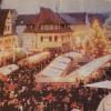 Ein Bild aus alten Zeiten: Mit der Gründung der Wertinger Wirtschaftsvereinigung gab es auch den ersten Weihnachtsmarkt, damals auf dem Marktplatz der Zusamstadt.