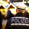 Unbekannte Täter verschafften sich Zugang zu einem Verkaufsstand auf dem Ichenhausener Weihnachtsmarkt. 