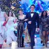 „Let‘s Dance“ – Weihnachtsshow 2024: Alles Infos zu Termin, Kandidaten, Jury, Übertragung und Wiederholung haben wir für Sie zusammengetragen. Unser Bild: Die Moderatoren Victoria Swarovski und Daniel Hartwich und die Jury mit Jorge González (l.), Motsi Mabuse und Joachim Llambi beim Opening.