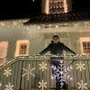 Peter Sturm aus Unterschöneberg verbaut zur staden Zeit 30.000 warme LEDs in Haus und Garten.