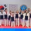 16 Taekwondo-Sportler nahmen an der Dan-Prüfung der SG Krumbach teil und waren am Ende alle erfolgreich. 