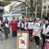 Sie sind die „Omas gegen rechts“. In Ulm sammeln sie Unterschriften für ein AfD-Verbot und setzen sich gegen Extremismus von allen Seiten ein. 