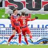 Paul Wanner (l) erzielt das zwischenzeitliche 1:1 für Heidenheim.