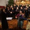 Ein Weihnachtskonzert mit Lesungen aus Ludwig Thomas „Heiliger Nacht“ gaben unter anderem die Liedertafel Aindling und eine Stubenmusikgruppe in der Aindlinger Kirche St. Martin. 