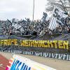 Nach dem Spiel gegen den Hamburger SV wurde es weihnachtlich im D-Block des Ulmer Donaustadions. Die Spatzenfans hatten zum letzten Heimspiel des Jahres 2024 beste Wünsche mitgebracht.