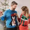 «Ugly Christmas Sweater» werden dann zum Hingucker, wenn der Rest des Outfits eher dezent gehalten ist.