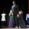 Sophie Rogall (Elene), Michele Cuciuffo (Kostja) und Gerd Lohmeyer (Stasia) vom Metropoltheater München bei ihren Auftritt im Landsberger Stadttheater. 