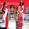 Viktoria Rebensburg (r) traut Lindsey Vonn (M) Großes zu.