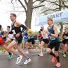 Mehr Bewegung - hier ein Foto vom SWA-Halbmarathon im Augsburger Siebentischwald - bleibt ein beliebter Vorsatz fürs neue Jahr.