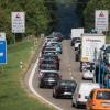 Am bisherigen Albaufstieg der A8 müssen Autofahrer häufig Geduld beweisen. (Archivbild)