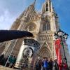 Das Friedenslicht, das die vier Pfadfinderinnen in der Wiener Votivkirche abholen durften, haben sie am vergangenen Sonntag in den Hohen Dom in Augsburg gebracht. Dort fand der Aussendungsgottesdienst statt. Am kommenden Samstag, am 21. Dezember, wird das Friedenslicht in der Abendmesse in Herbertshofen verteilt.