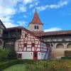 Der sanierte Anbau zum Weißen Turm wird künftig Werke von Rudolf Warnecke beherbergen. Der Eintritt zur Dauerausstellung ist für Harburger frei; für Gäste ist er im Eintritt zur Burg enthalten.