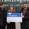 Die Firma Heinrich Fahrzeugtechnik spendete an das Ameos Klinikum in Neuburg 1000 Euro. 