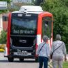 Die fahrerlosen Busse fuhren zuletzt auch zwischen dem Ort und dem außerhalb gelegenen Bahnhof. (Archivbild)