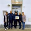 Uschi Stocker, Franz Eichinger, Christine Eichinger, Fr. Ehrmann-Thanner, Fr. Nzirorera (von links) bei der Spendenübergabe)