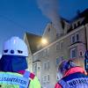 Bei einem Wohnungsbrand wurden in Ulm zwei Menschen verletzt.