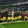 Jubel nach dem letzten Spiel des Jahres: Die Spieler von Borussia Dortmund feiern den 3:1-Sieg in Wolfsburg.