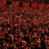 Tausende Menschen singen Weihnachtslieder beim traditionellen Weihnachtssingen des Bundesligisten 1.FC Union im Stadion in der Alten Försterei.