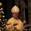 Bischof Bertram Meier predigt zum Weihnachtsfest im Augsburger Dom. 