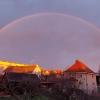 Ein Regenbogen im Dezember: Jutta Wagner aus Schwabmünchen hat die farbige Wetterscheinung festgehalten.