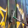 Vor allem in Ballungsräumen hat die Bahn mit Graffiti-Delikten zu kämpfen (Archivbild).