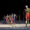 Der Gesamtführende der Tour de Ski, Johannes Hosflot Klaebo aus Norwegen, wird von der Konkurrenz gejagt.